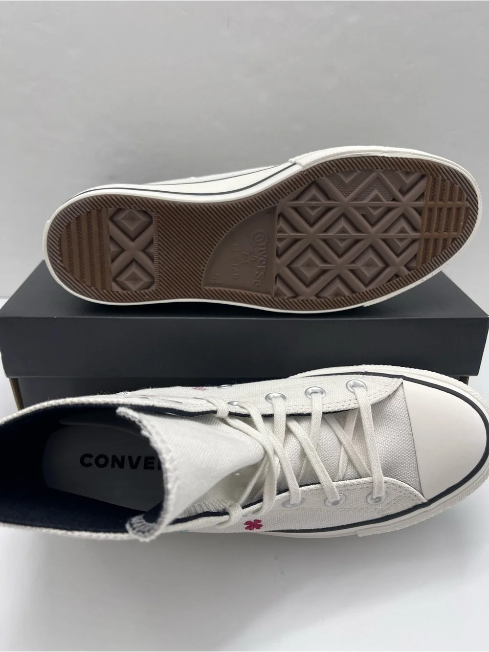 Converse CTAS LIFT HI VINTAGE WHITE/VINTAGE WHITE Platform High Top Embroidery